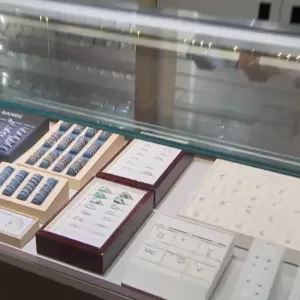 黄金飙破纪录价 加拿大珠宝品牌掀集体涨价潮