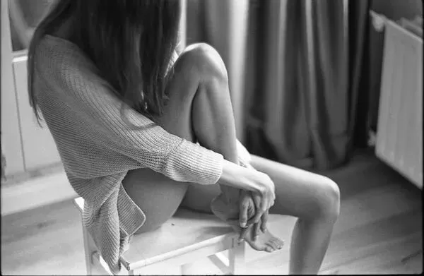 女参加婚礼遭新郎强吻!失去意识"全裸醒来"惊觉遭性侵